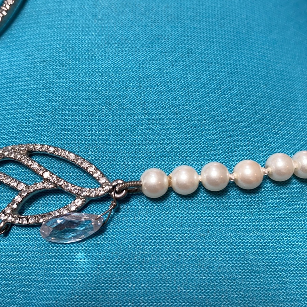 Vintage Carolee Pearl Rhinestone Necklace - Picture 10 of 11
